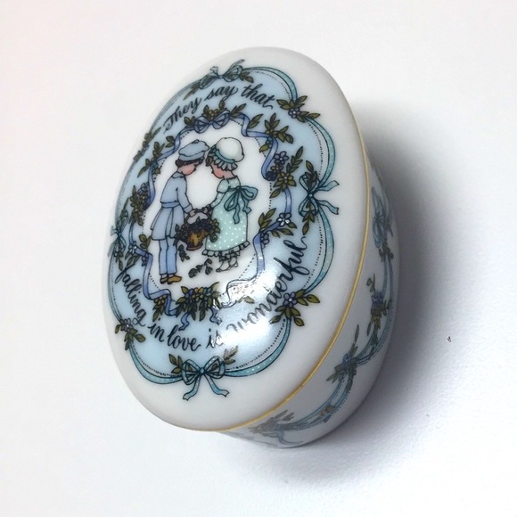 Vintage Franklin Mint Music Box “They Say That Falling In Love Is Wonderful" - Picture 6 of 8